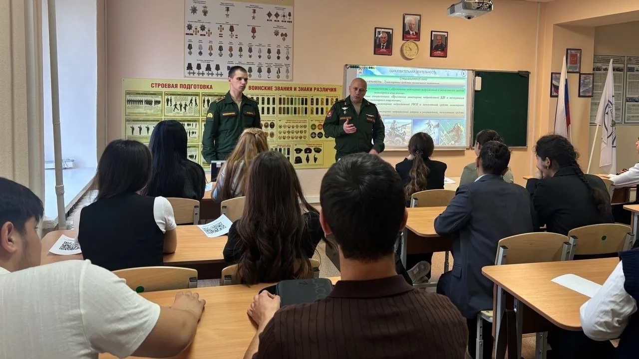 Шаг в будущее: выпускники Сургута узнали о карьерных перспективах в ТВИККУ